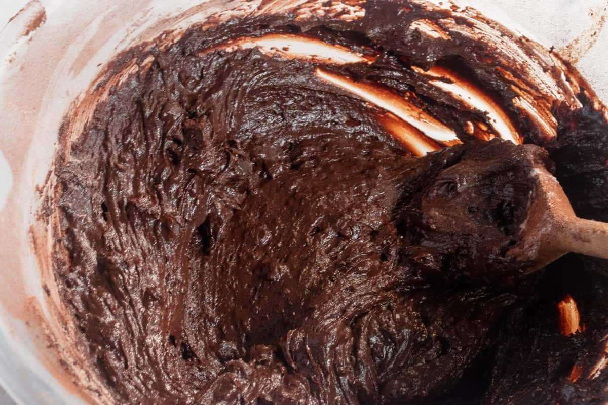 The dry and the wet have now been folded together, forming a creamy chocolate brownie batter. 