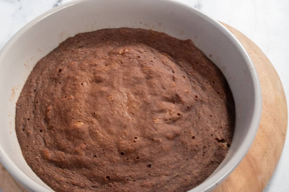 The chocolate baked oatmeal is ready and cooling down. 