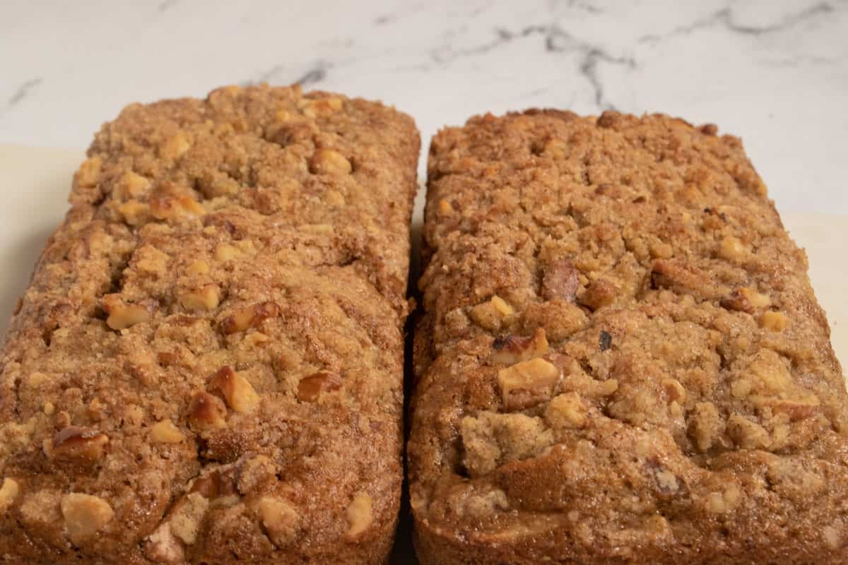 The two vegan apple crumble cakes have been baked and are cooling. 